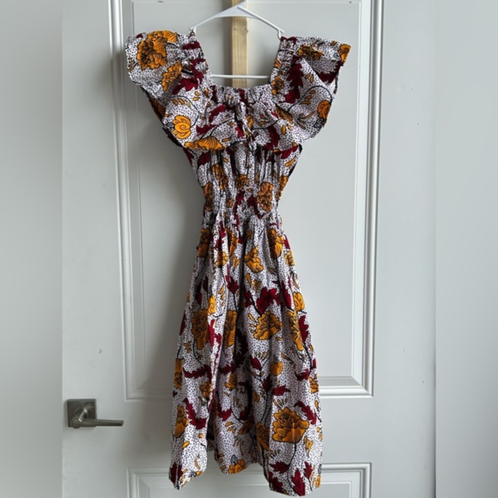 Floral Print Girls Dress
Size 8